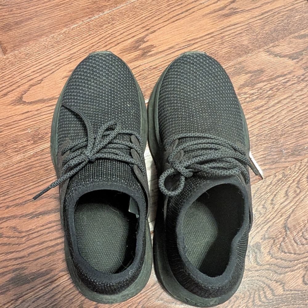 VESSI Black Knit Sneakers